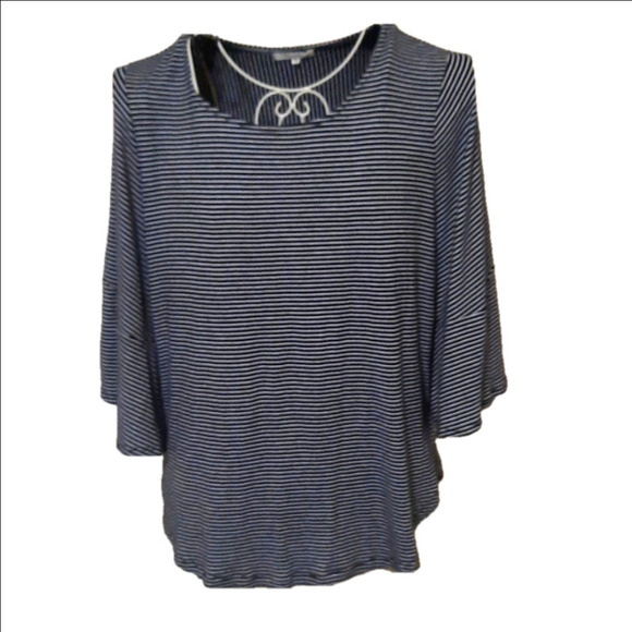 Pleione Top - Picture 1 of 5